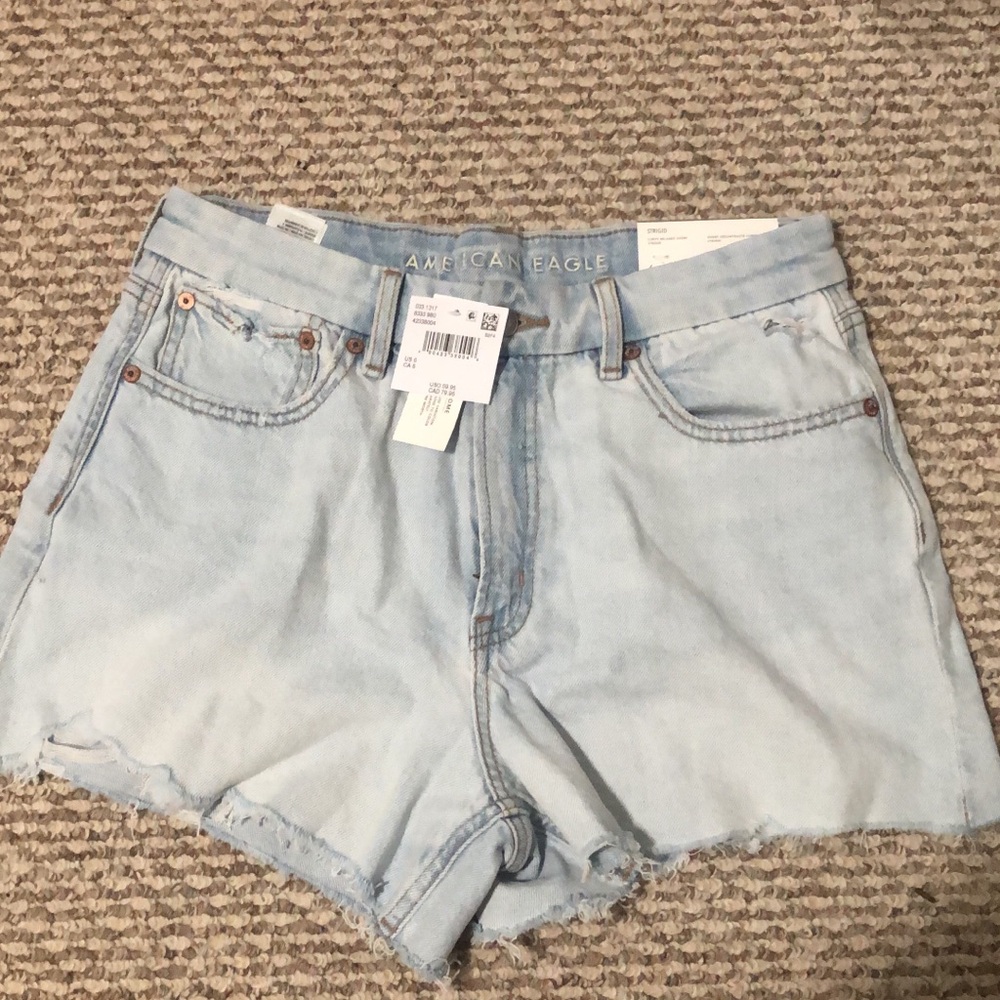 American Eagle Outfitters Light Wash Strigid curvy relaxed short